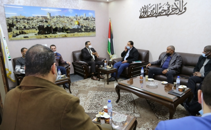 النائب العام يجتمع بمدير وقيادة المباحث العامة ويؤكدون على تعزيز الأمن والاستقرار المجتمعي وتعقب الجريمة ومكافحة التسول.