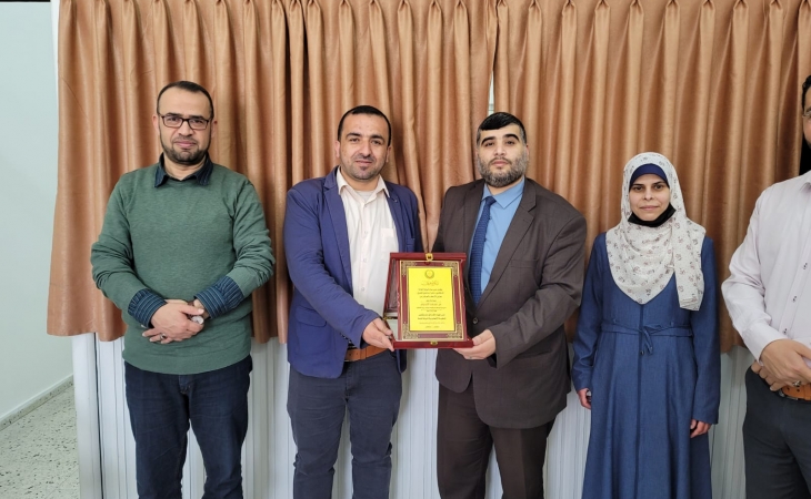 مدير عام النيابة العامة يكرم مدراء وزارة الاتصالات وتكنولوجيا المعلومات