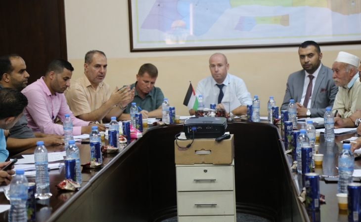 التشدد واتخاذ المقتضى القانوني بحق المخالفين لشروط السلامة والوقاية في أماكن تعبئة الغاز العشوائية
