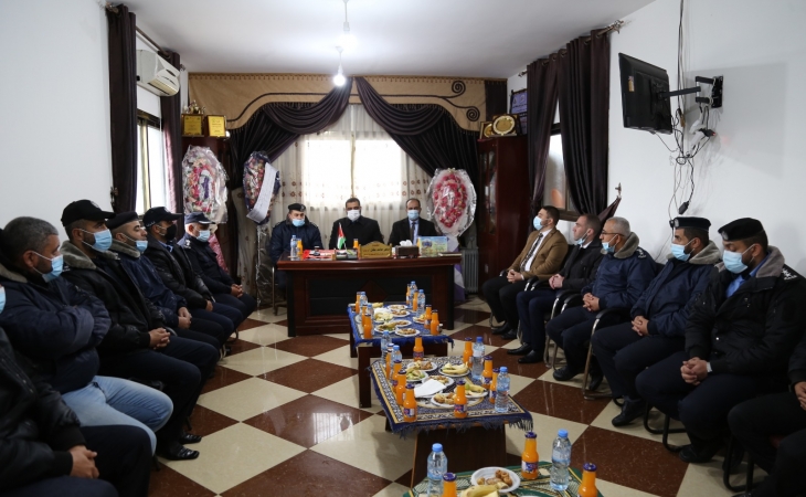 خلال زيارته التفقدية لشرطة معسكرات الوسطى..النائب العام ومدير شرطة المحافظة يؤكدان على النهوض والارتقاء بمكاتب التحقيق، تعزيزا للعدالة الجنائية