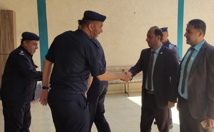 نيابة الوسطى الجزئية تُجرى زيارة تفقدية لمركز شرطة دير البلح