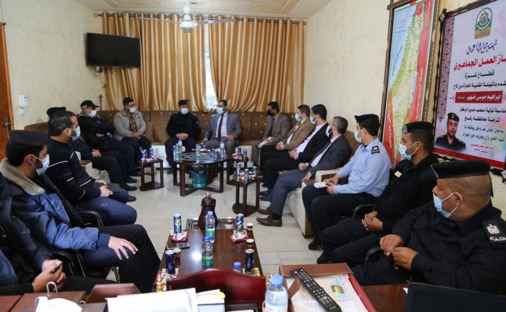 خلال زيارته التفقدية لشرطة المدينة برفح...النائب العام: نهدف من الزيارات التفقدية للمراكز الشرطية العمل على مدار الساعة لتحقيق العدل واقعاً عملياً وترسيخ الأمن والاستقرار المجتمعي