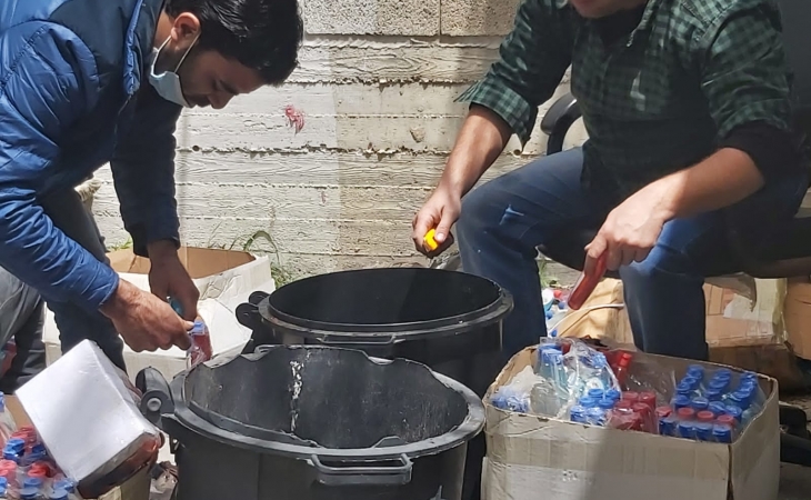 النيابة العامة تتلف جل كحولي غير مطابق للمواصفات الفلسطينية