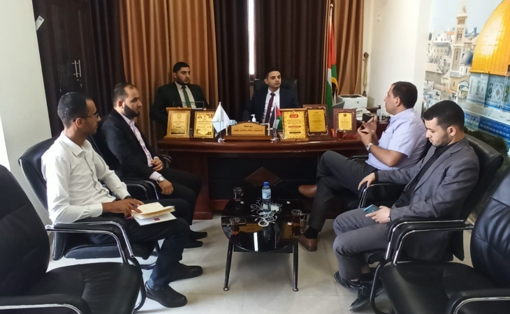 مديرا  نيابة غزة الأولي والثانية  يستقبلان مدير الشؤن القانونية بسلطة الأراضي ويبحثان تعزيز حماية المال العام ومقدرات الدولة