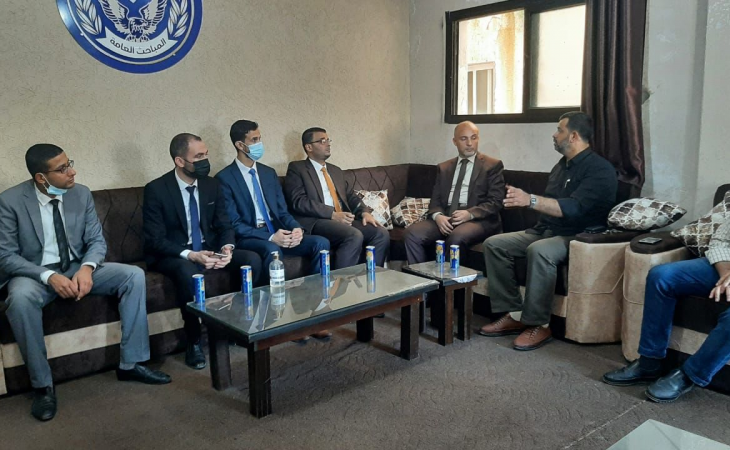 نيابة الوسطى الجزئية تجري زيارة تعاونية لشرطة محافظة الوسطى وإدارة المباحث في المحافظة