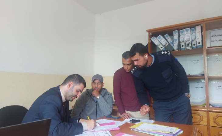 نيابة خانيونس الجزئية تُجري جولة مناوبة على المراكز الشرطية في محافظة خانيونس ثالث أيام عيد الفطر السعيد