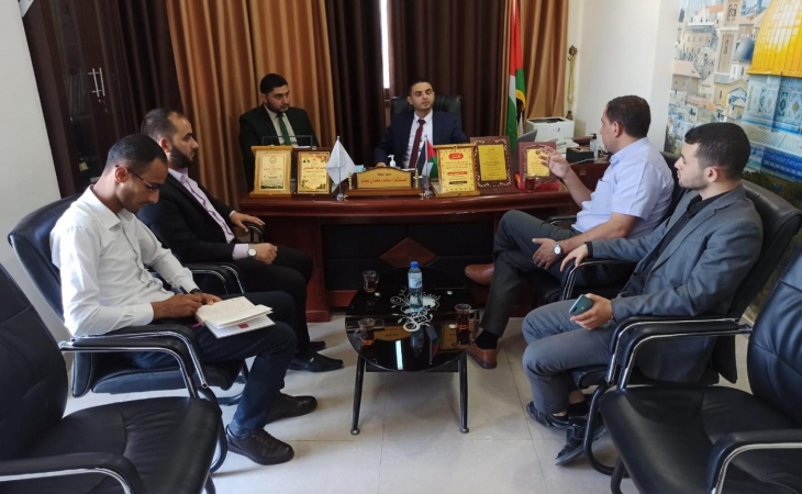 مديرا  نيابة غزة الأولي والثانية  يستقبلان مدير الشؤن القانونية بسلطة الأراضي ويبحثان تعزيز حماية المال العام ومقدرات الدولة