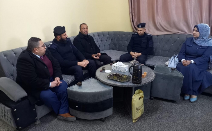 مدير نيابة رفح الجزئية يُجري زيارة لإدارة شرطة بلدية رفح