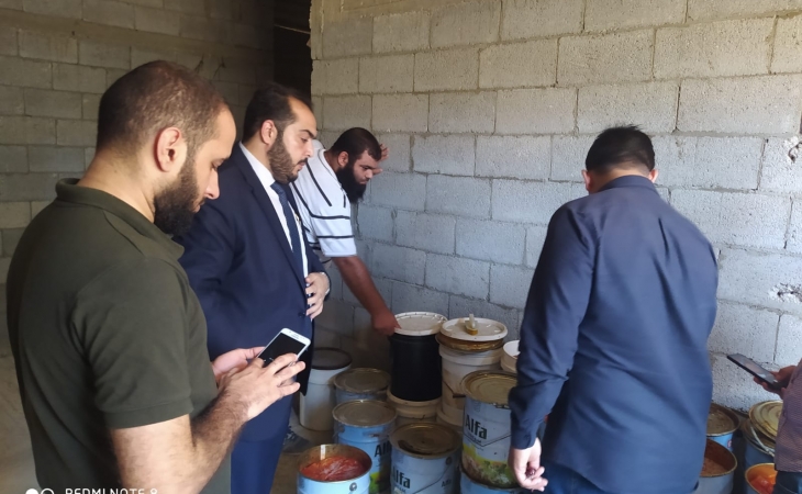 النيابة الجزئية ومباحث التموين والاقتصاد الوطني يتلفون مواد غذائية تموينية فاسدة ويؤكدون على حماية المستهلك