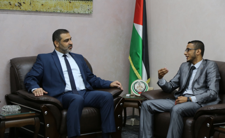 النائب العام يستقبل تجمع مخاتير ووجهاء حي الأمل بخانيونس ويؤكد على الاستمرار في دعم رجال الإصلاح والمخاتير في تحقيق السلم المجتمعي