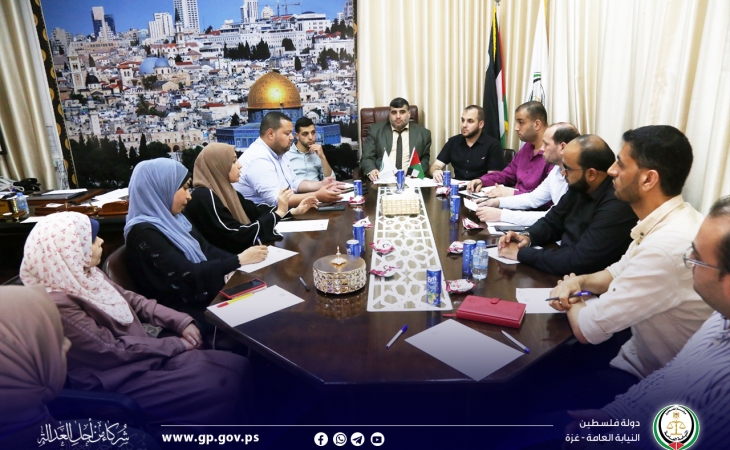 مدير عام النيابة العامة يجتمع مع رؤساء أقسام السكرتاريا والأرشيف في النيابة العامة