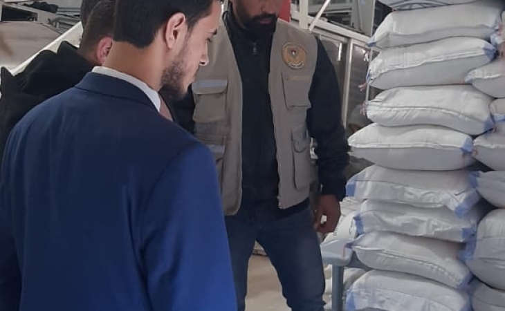 نيابة الوسطى الجزئية تُجري جولة تفقدية تفتيشية على بعض  المحال التجارية والمخابز والمولات في المحافظة الوسطى