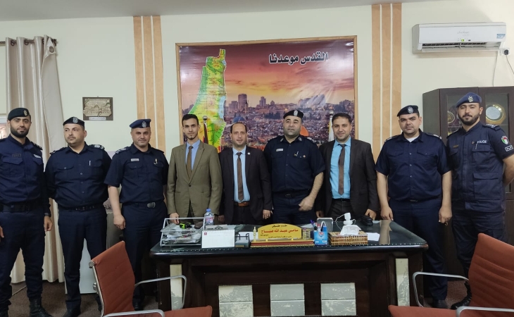 نيابة الوسطى الجزئية تُجرى زيارة تفقدية لمركز شرطة دير البلح