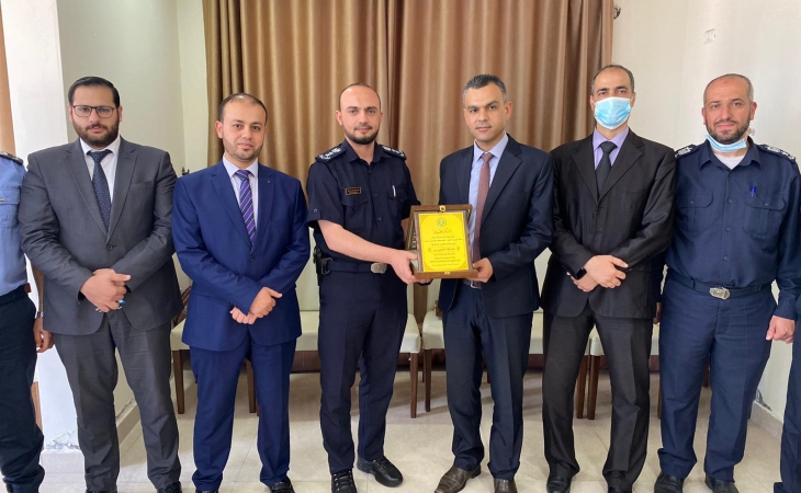 مدير نيابة غزة الثانية ومدير شرطة الرمال يؤكدان  النهوض بجودة التحقيقات وتجسيد قيم العدالة* 