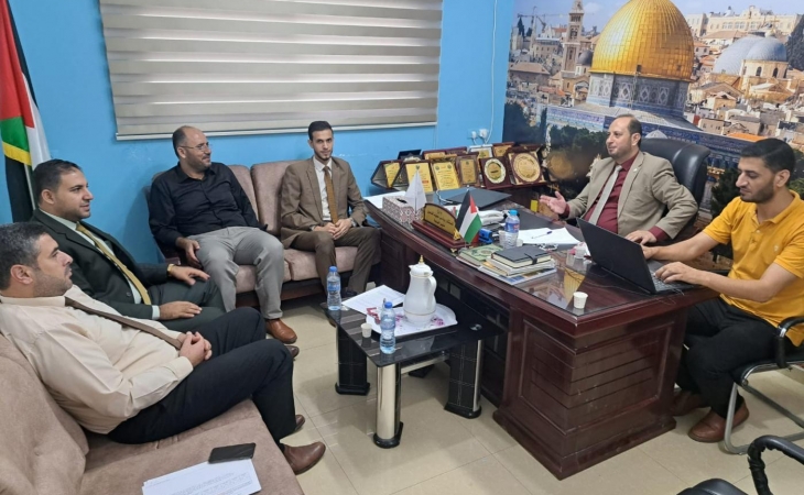 مدير نيابة الوسطى الجزئية يجتمع مع أعضاء النيابة