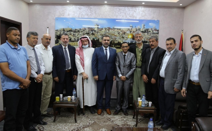 النائب العام يستقبل تجمع مخاتير ووجهاء حي الأمل بخانيونس ويؤكد على الاستمرار في دعم رجال الإصلاح والمخاتير في تحقيق السلم المجتمعي