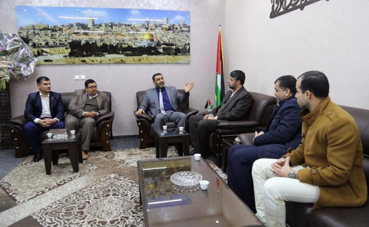 النائب العام يناقش سياسة الإعلام الجنائي مع صحيفة فلسطين وتأثيره على الرأي العام.