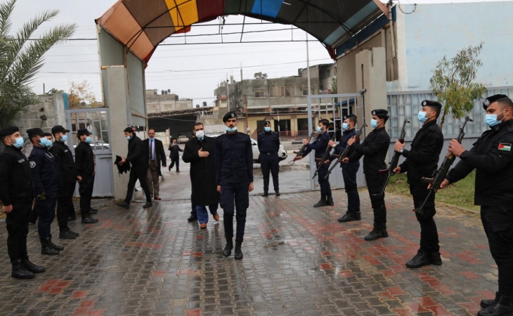 خلال زيارته التفقدية لشرطة معسكرات الوسطى..النائب العام ومدير شرطة المحافظة يؤكدان على النهوض والارتقاء بمكاتب التحقيق، تعزيزا للعدالة الجنائية