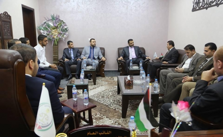 خلال استقباله الهيئة التدريسية لقسم الشريعة والقانون بالجامعة الاسلامية
