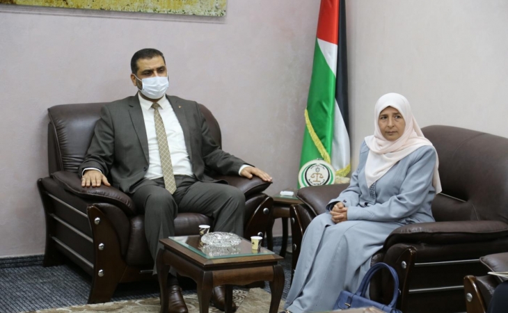 خلال استقباله لوكيلة وزارة شئون المرأة وممثلي المؤسسات النسوية النائب العام/ مجتمعنا محافظ على قيمه، ونؤكد  على حماية ونصرة الضعفاء وأن القانون فوق الجميع