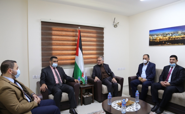 النائب العام ومدير عام وزارة الخارجية يبحثان آليات التشبيك والتعاون  مع مؤسسات العدالة الخارجية