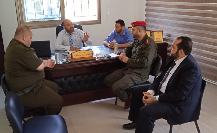 رئيس نيابة غزة الثالثة ومدير الشؤون القانونية  بالشرطة العسكرية يؤكدان على الالتزام بدقة وسلامة الإجراءات القانونية وترسيخ هيبة القضاء.