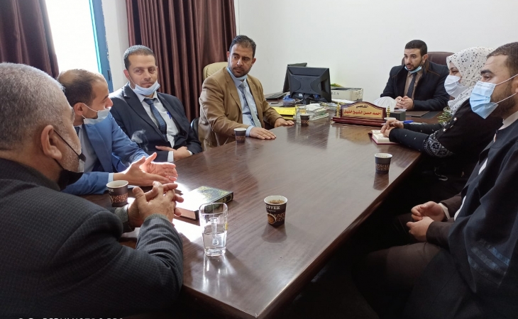 النيابة الجزئية ومحكمة الصلح في محافظة خانيونس تناقشان سبل تعزيز خدمة المواطنين وارساء العدالة