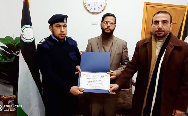  نيابة خانيونس الجزئية تعقد لقاءاً مع شرطة الترحيلات المركزية بالمحافظة وتكرّمهم على حُسن آدائهم المهني