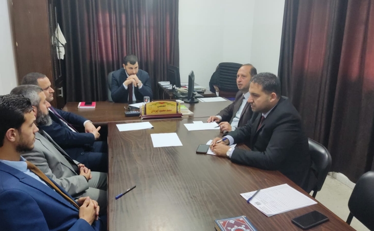 نيابة الوسطى الجزئية تُجري زيارة لمحكمة صلح دير البلح