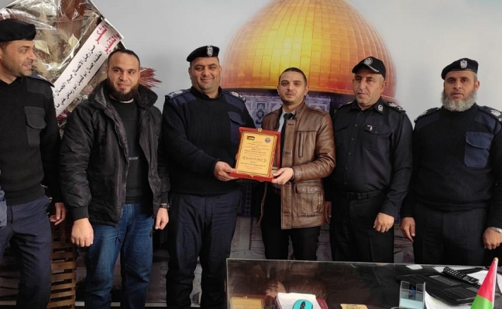  قيادة مركز شرطة الشجاعية تكرّم نيابة غزة الأولى لتمتِين العلاقة التكاملية 