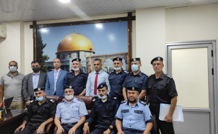 مدير نيابة غزة الثانية و مدير شرطة الشاطئ يؤكدان على تعزيز التعاون الاجرائي وترسيخ العدالة الإجرائية