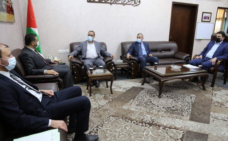 خلال لقائه برئيس اللجنة الحكومية لمتابعة أزمة المولدات..النائب العام: سنلاحق كل من يخالف قرار اللجنة الحكومية  لمتابعة أزمة الموالدت الكهربائية