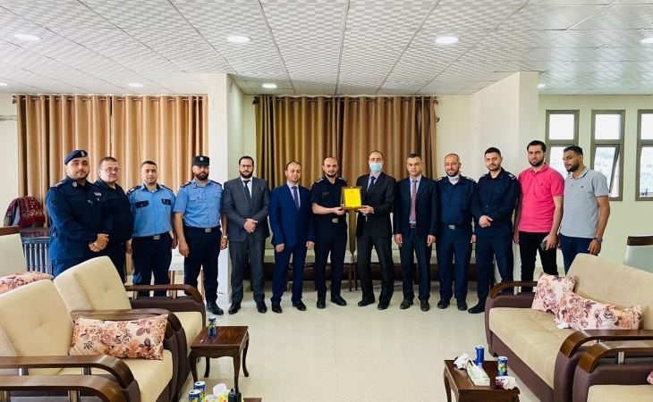مدير نيابة غزة الثانية ومدير شرطة الرمال يؤكدان  النهوض بجودة التحقيقات وتجسيد قيم العدالة* 