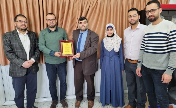 مدير عام النيابة العامة يكرم مدراء وزارة الاتصالات وتكنولوجيا المعلومات