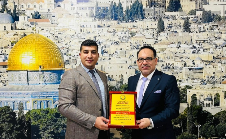 نيابة غزة الثالثة تكرّم وكيل نيابتها المسئول عن قسم الشيكات عِرفاناً بجميل جهده في نهاية فترة عمله معها