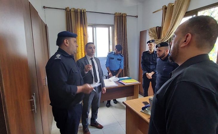 نيابة غزة الجزئية الأولى تُجري جولة معايشة لمكتب تحقيق مركز شرطة الزيتون