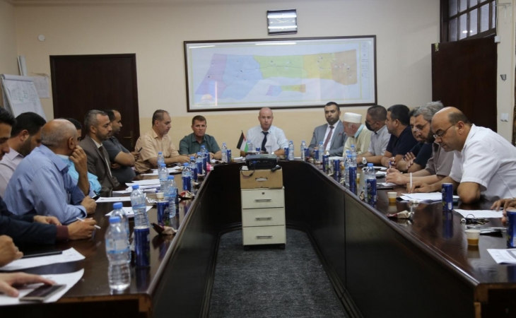 التشدد واتخاذ المقتضى القانوني بحق المخالفين لشروط السلامة والوقاية في أماكن تعبئة الغاز العشوائية