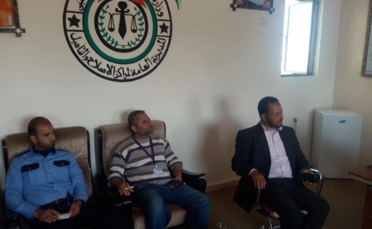 رئيس نيابة دير البلح الكلية/ يناقش محددات الاجازات البيتية للنزلاء