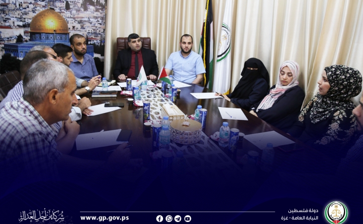 مدير عام النيابة العامة يجتمع مع الطَّاقم الإداري لنيابة خانيونس الكلية