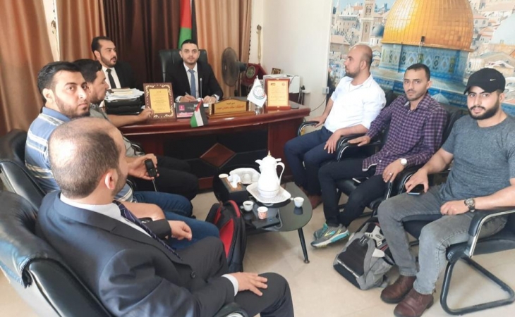  نيابة غزة الجزئية الأولى تعقد اجتماعاً مع دائرة الجرائم الإلكترونية لبحث سبل التعاون المشترك