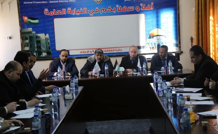 المكتب الفني في النيابة العامة يعقد ورشة عمل مع قيادة الأدلة الجنائية