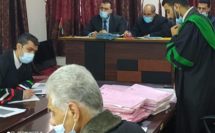 السلطة القضائية تعقد محاكمات بسجن طيبة المركزي تُسهم بتخفيف تكدّس النزلاء