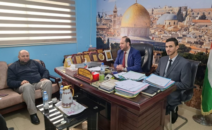 نيابة الوسطى الجزئية تعقد اجتماعاً مع مدير مباحث شرطة المرور في المحافظة الوسطى