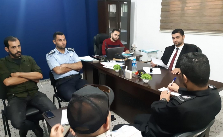 نيابة رفح الجزئية وقِسمَي المباحث والتحقيق في محافظة رفح يبحثون سبل التعاون المشترك