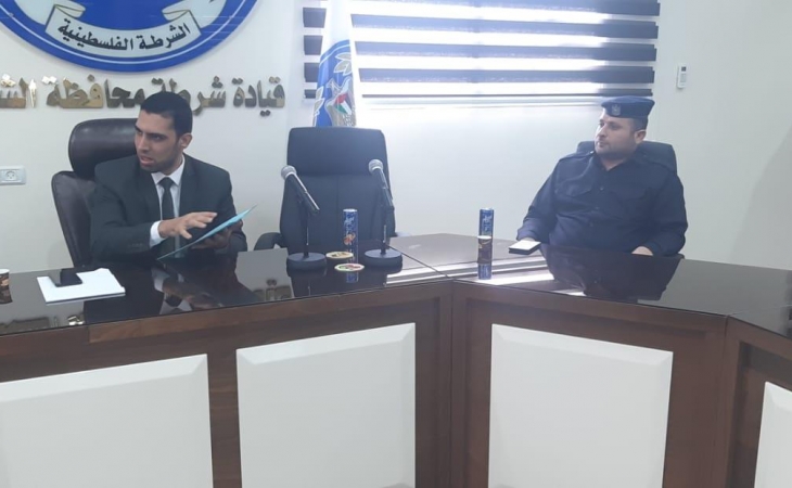 وكيل نيابةشمال غزة  يلقي محاضرة  تدريبة لضباط  التحقيق عن ادارة الملف الجزائي