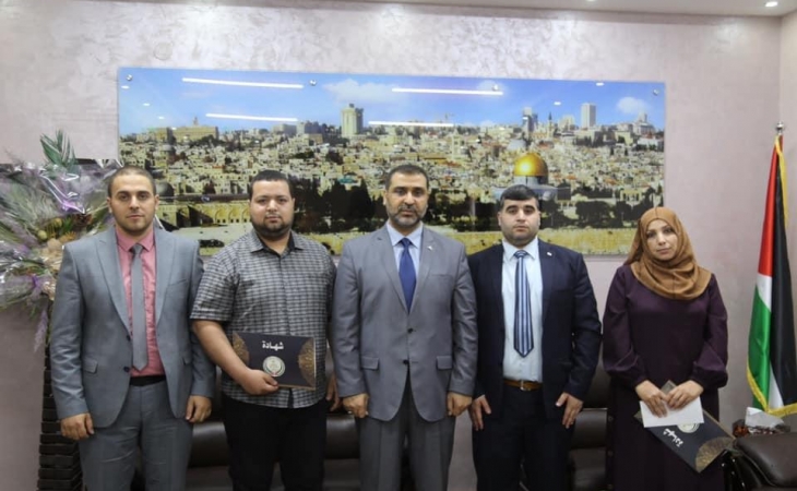 النائب العام يكرم رئيسا قسما المتابعة في نيابة شمال غزة أ وليد عفانة ونيابة الوسطى أ ياسمين عوض 