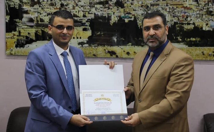 النائب العام ورئيس المكتب الفني ورئيس ديوان النائب العام يكرمون الاستاذ حسني محمد الهباش